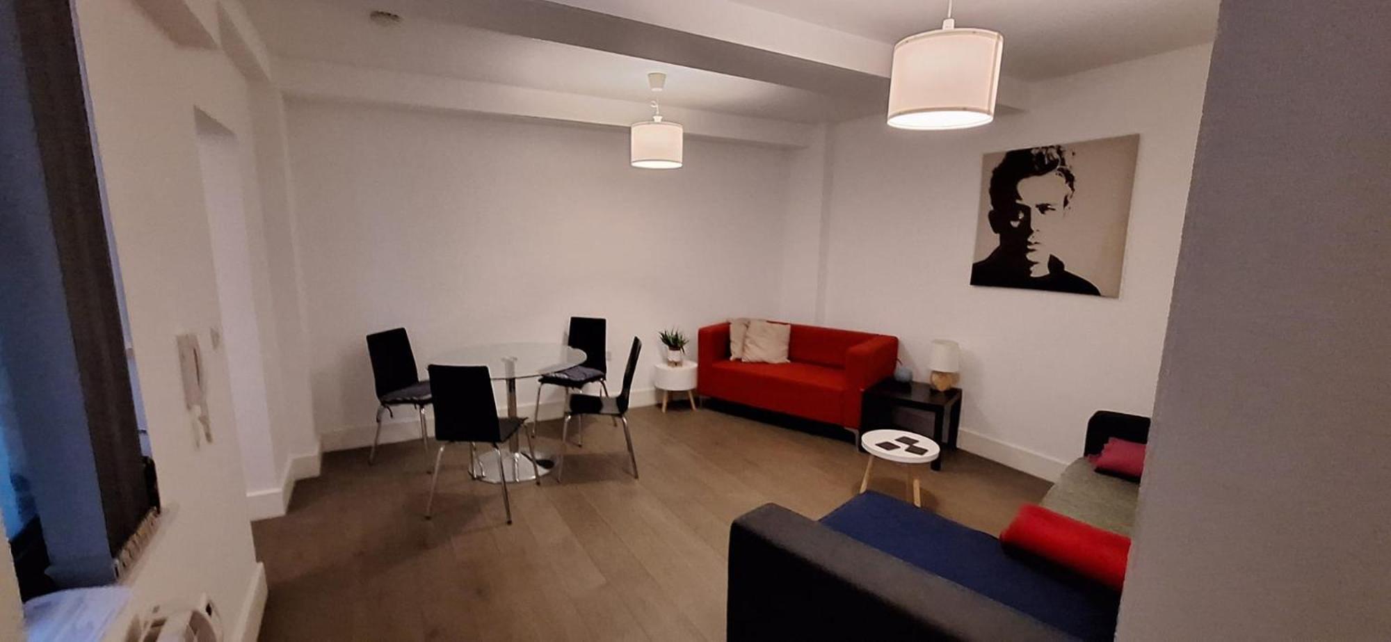 Cozy En-suite In In Shared Flat Alloggio in famiglia