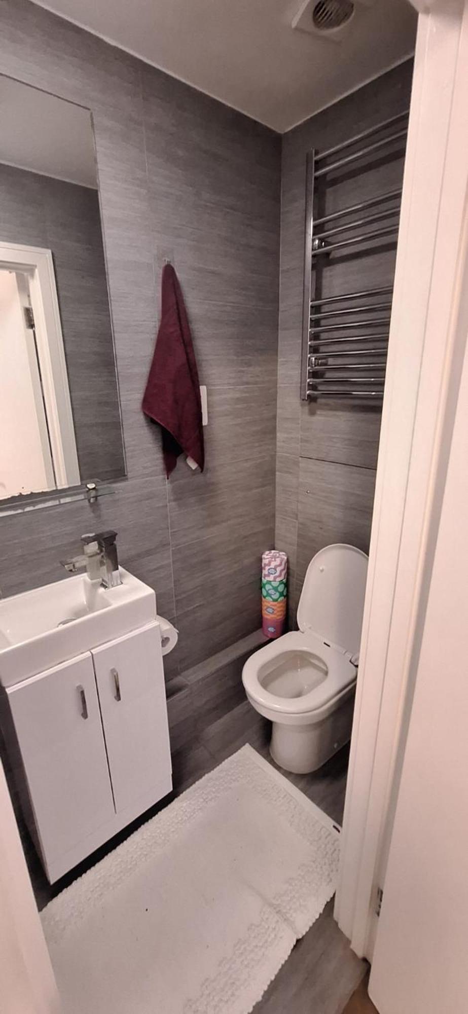 Cozy En-suite In In Shared Flat Alloggio in famiglia *